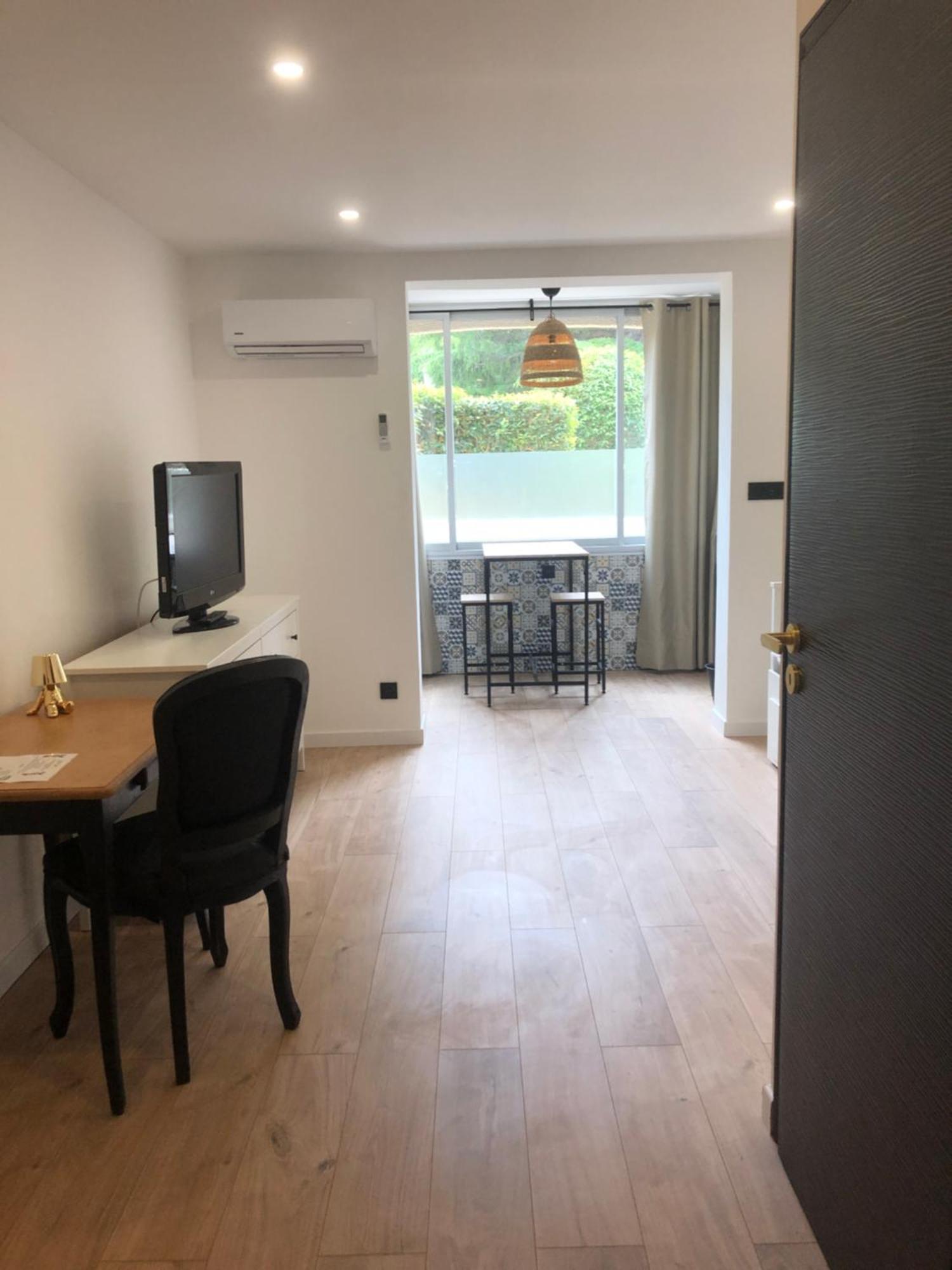 Valeur Sure Sanary Parking Prive Apartment Exterior photo
